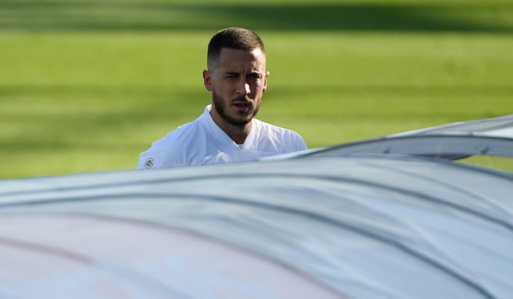 La directiva del Madrid valora poner a Hazard en el mercado
