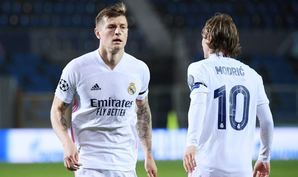 Un jugador del Real Madrid, aislado por contacto estrecho con un positivo por Covid-19
