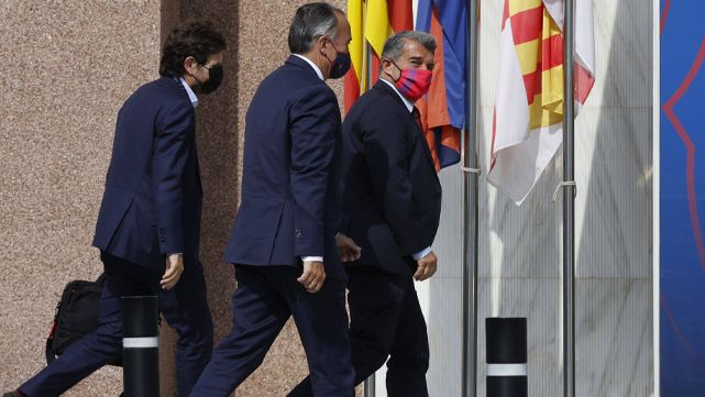 30 minutos duró la cumbre Laporta-Koeman que definirá el futuro del Barça