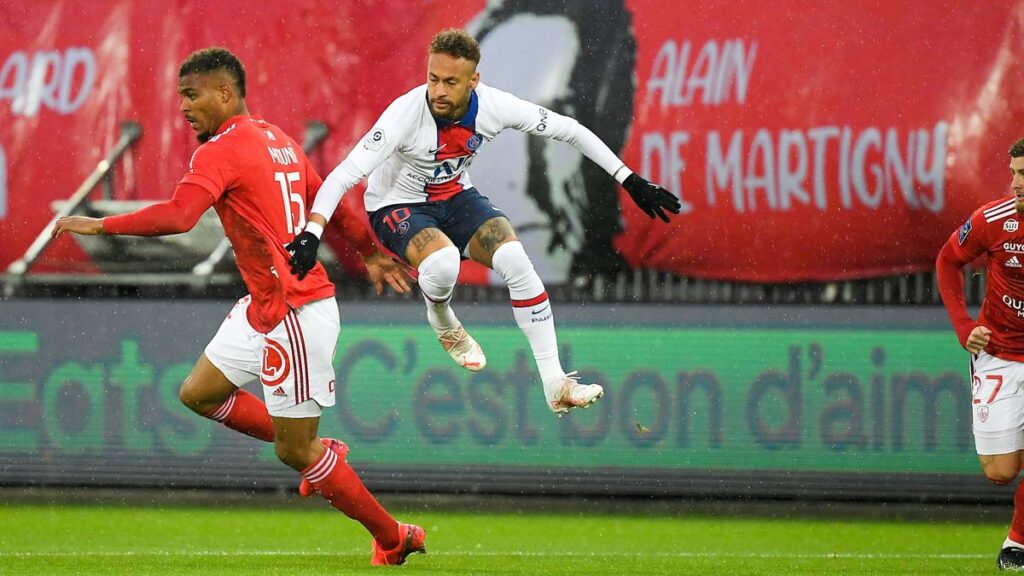 CURIOSO: El portero del Brest ‘obligó’ a Neymar a fallar un penal