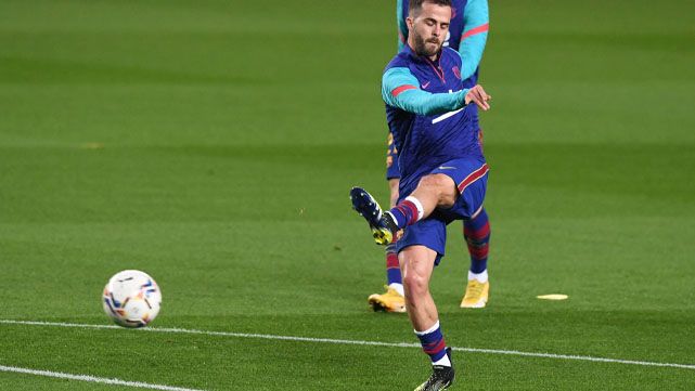 El futuro de Pjanic sigue siendo oscuro en el Barça