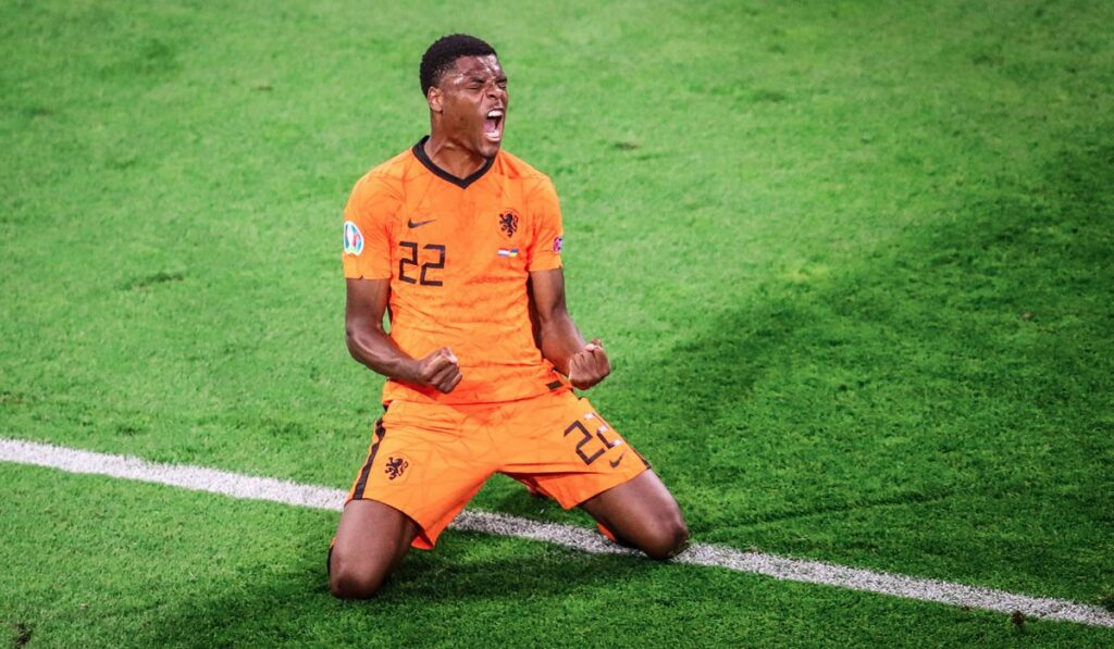 Denzel Dumfries: El lateral que Koeman rescató de acabar en el Caribe