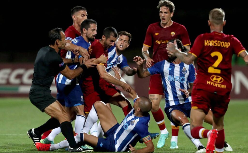 Pepe lo hace de nuevo: Terrible golpe a Mkhitaryan