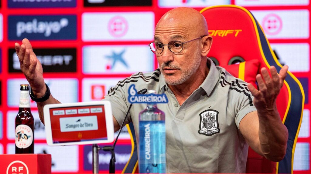 Molestias por la convocatoria de Luis de la Fuente sin consultar al Barça