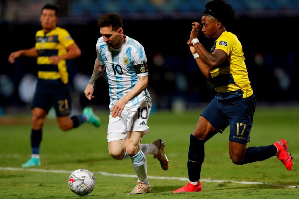 Argentina, rumbo a semis de Copa América con un Messi estelar (3-0)
