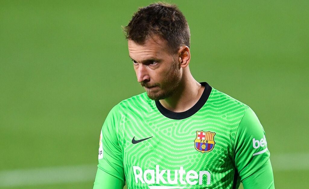 Neto tiene una propuesta en Inglaterra y su salida está muy cerca