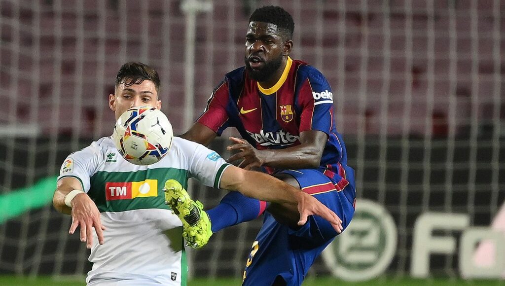 Umtiti se entrena mientras espera por la decisión del Barça