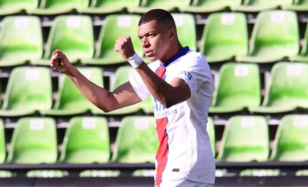 Mbappé culminará su contrato con el PSG, según el hermano del emir de Catar