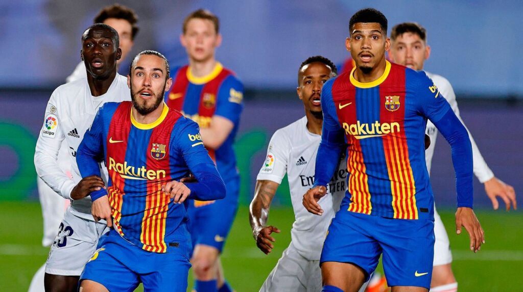 Mingueza, ¿la solución a las bajas defensivas del Barcelona?