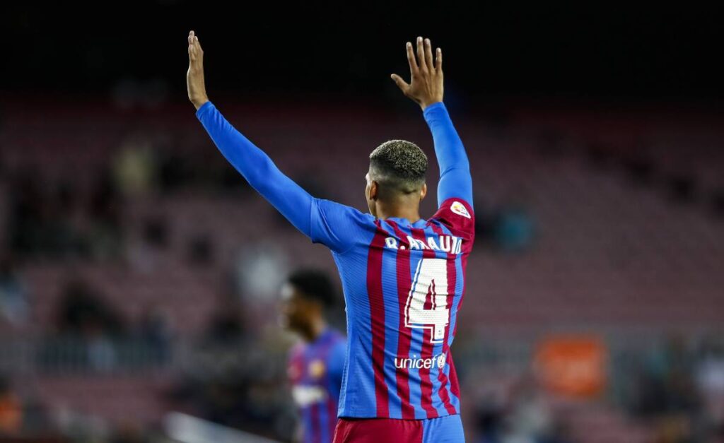Araújo domina el juego aéreo en las 5 Ligas ‘top’ de Europa