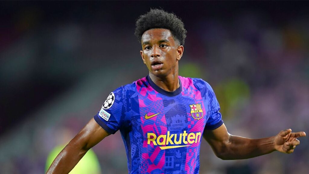 Debut en Liga para el olvido: Alejandro Balde, lesionado y ovacionado en el Camp Nou