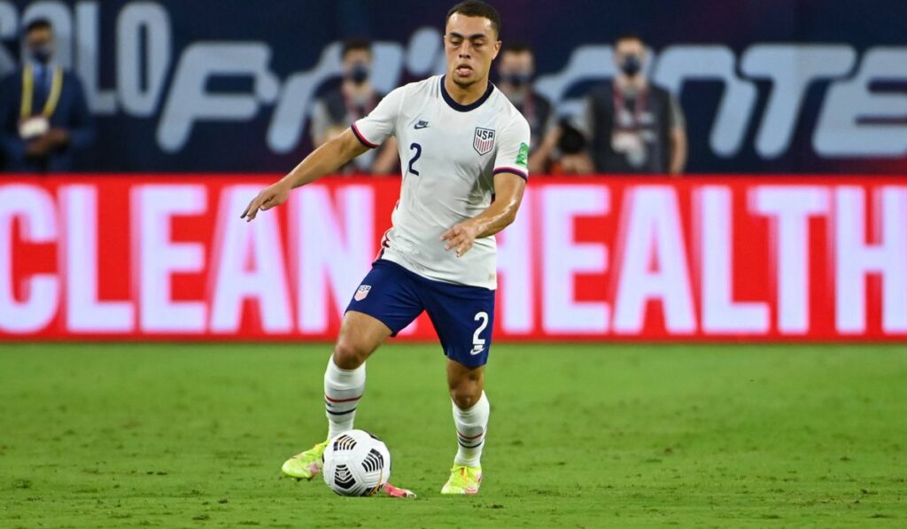 El incidente con Sergiño Dest deja muy tocado el lateral derecho del Barça