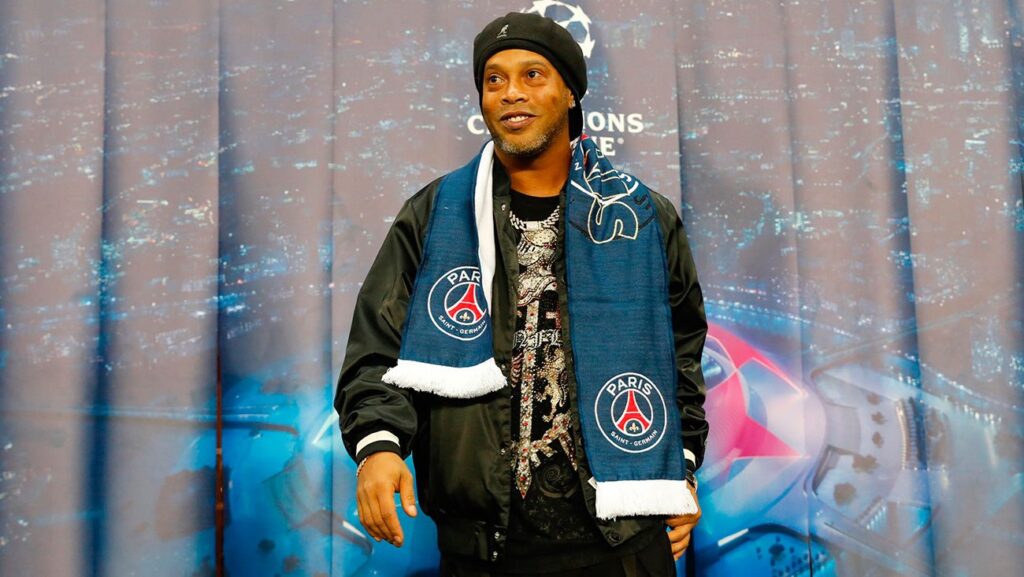 Ronaldinho reconoce estar «muy feliz» por ver a Messi en el PSG