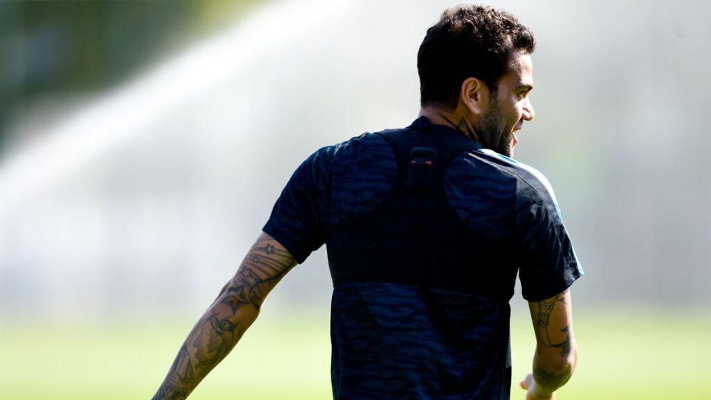 Segunda etapa, quinto dorsal: ¡Comienza el show de Dani Alves!