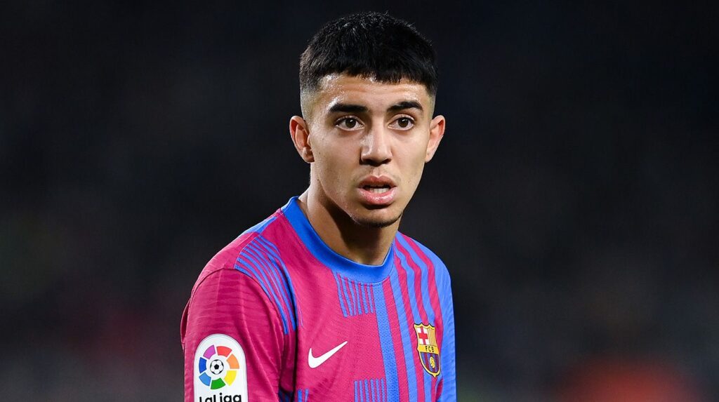 Akhomach se gana el interés de Xavi y le espera una cita histórica