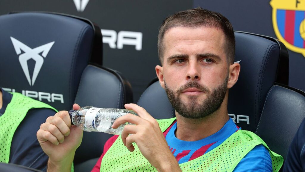 Pjanic y sus esperanzas de volver al Barça de Xavi