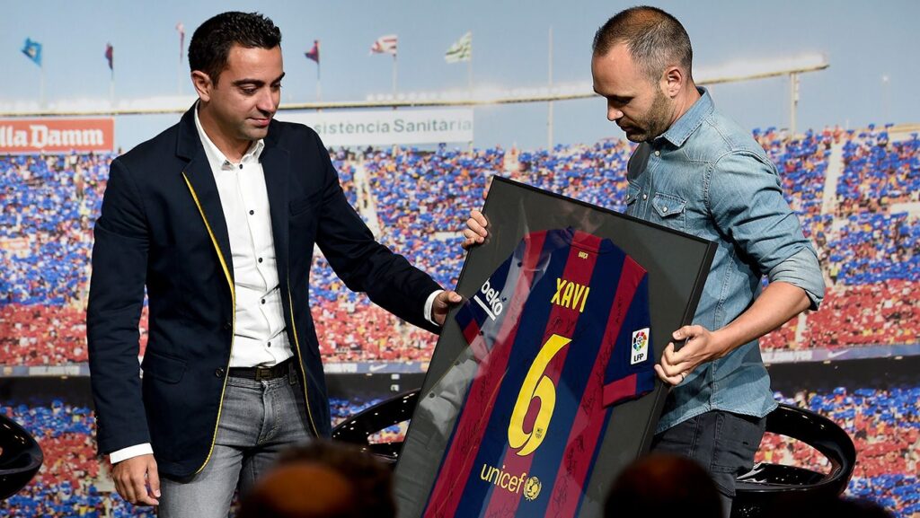 Iniesta se ‘moja’ con Xavi y deja claro que es el técnico ideal para el Barça