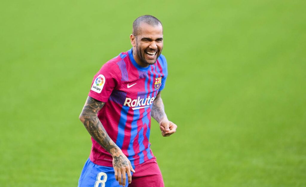 Dani Alves trabaja intensamente para estar a tope en su nuevo debut con el Barça