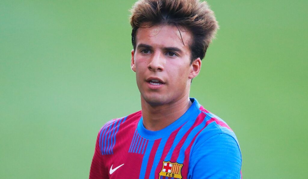 Riqui Puig apunta a su primera titularidad de la temporada con el Barça