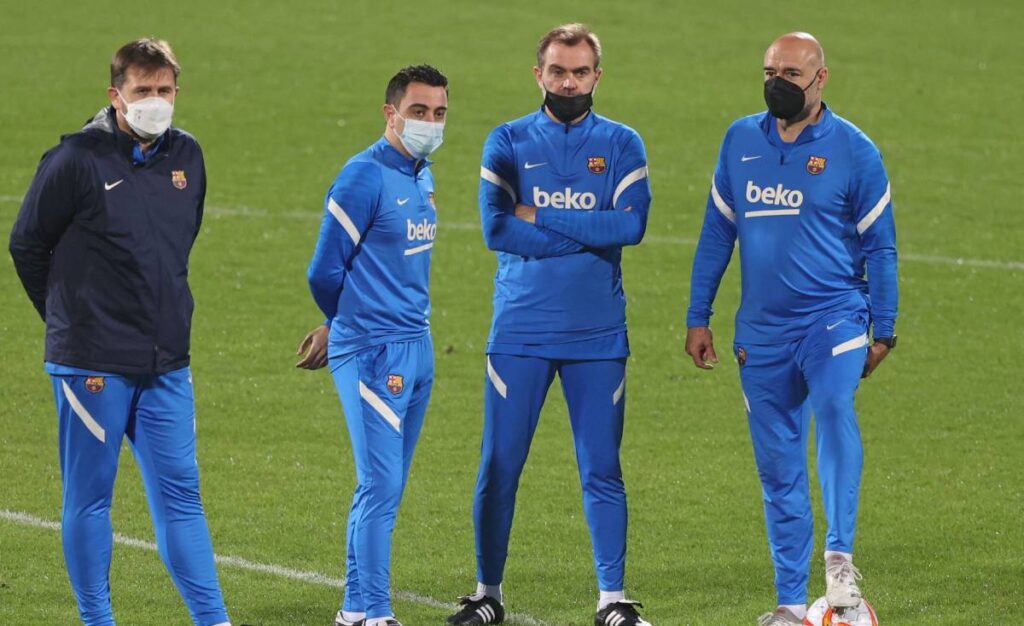 Xavi acabó el Clásico molesto con su equipo por haber ‘ayudado’ tanto al Madrid