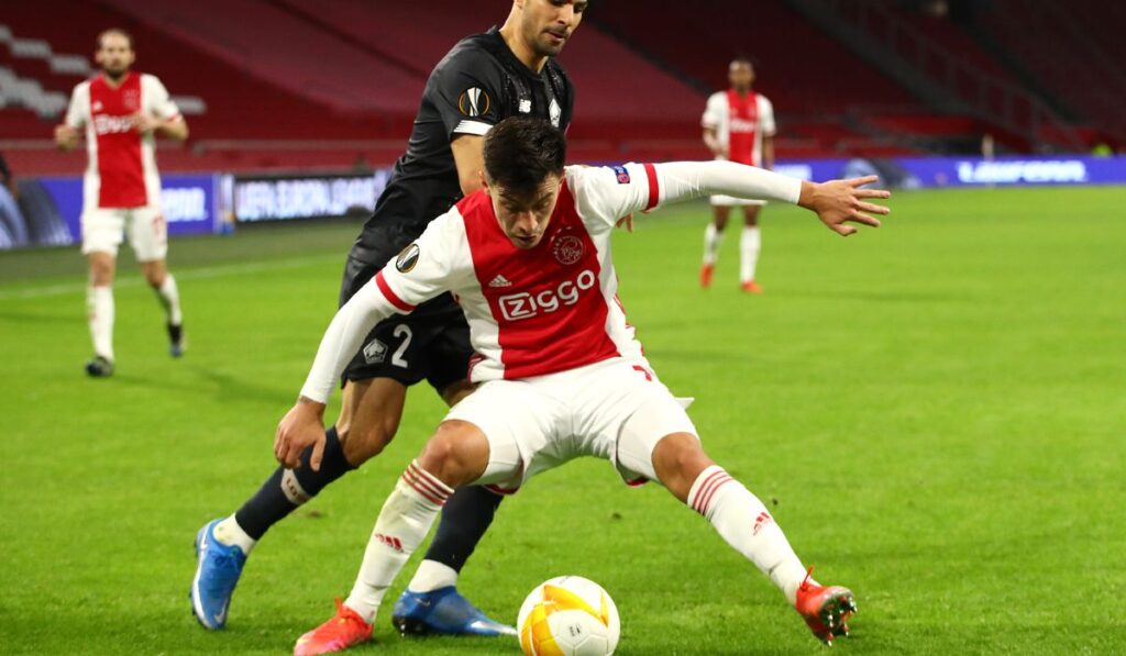 Lisandro Martínez, el zaguero que vuelve a la órbita del Barça