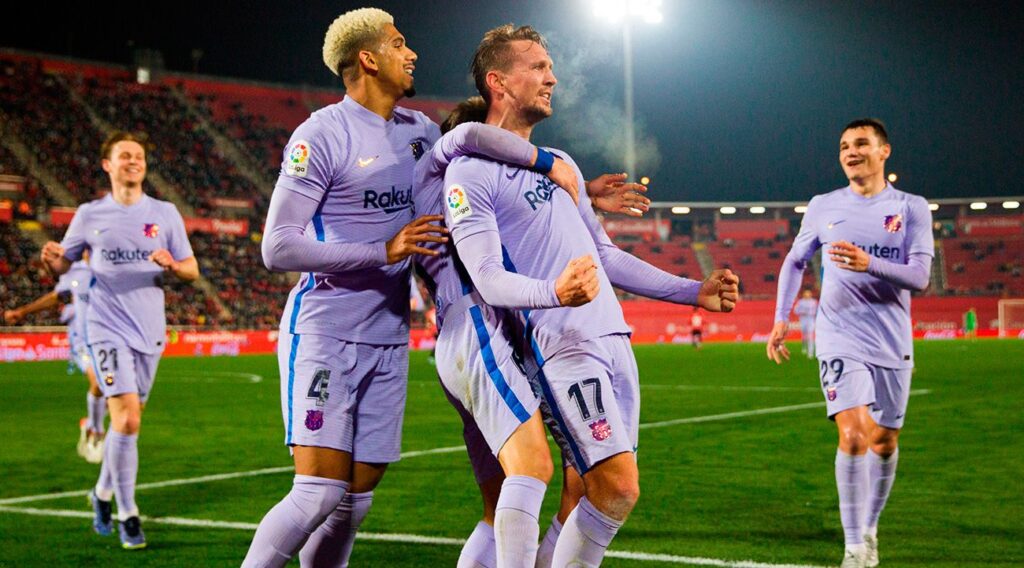 ¡Despertó! Luuk de Jong anotó de cabeza para darle la victoria al Barça en Mallorca