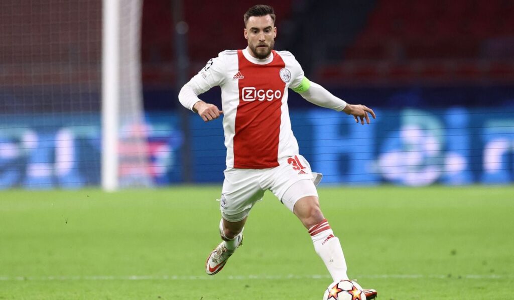 Tagliafico ‘carga’ contra el Ajax por frenar su salida al Barça