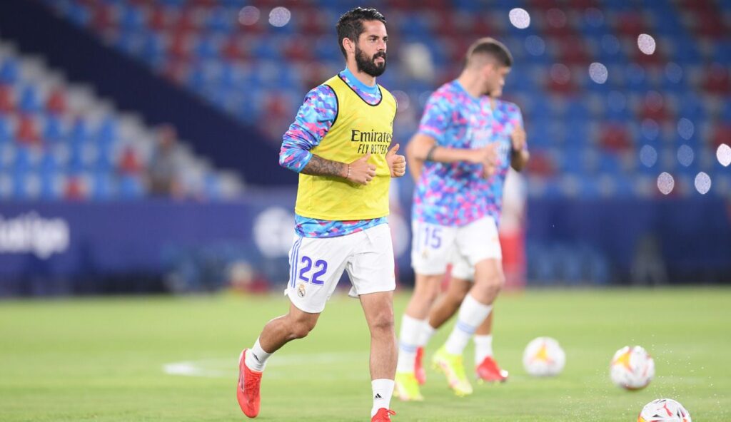 ¿Piensa el Barça en Isco? El malagueño dejará el Madrid y gusta a Laporta y Xavi