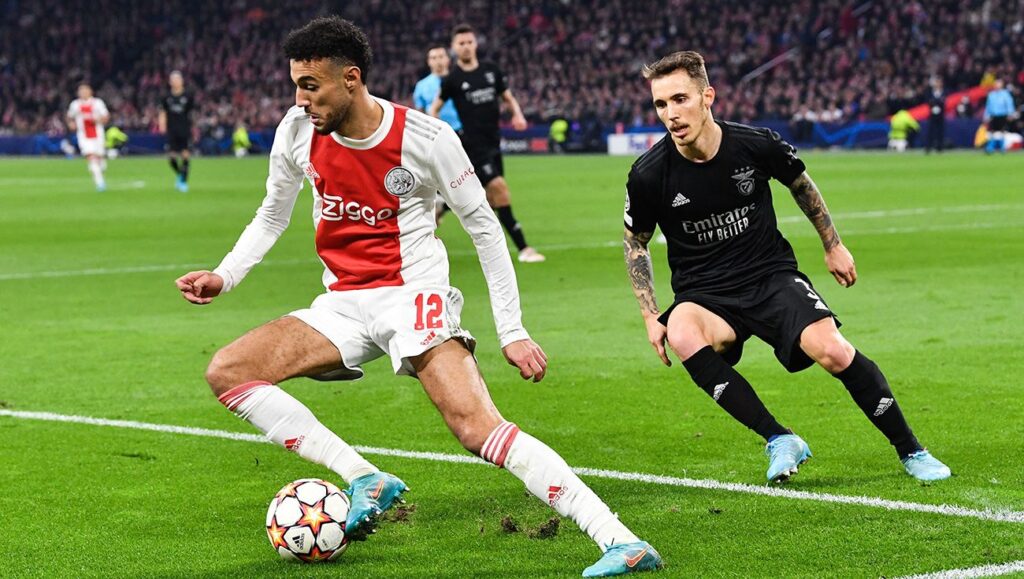 El Bayern, con todo a por Mazraoui: Oferta para ‘robárselo’ al Barça