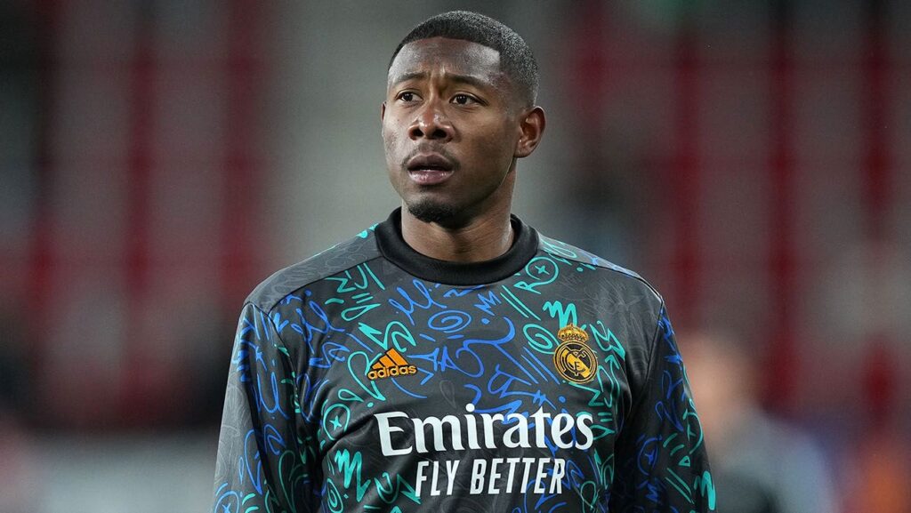 Alaba se fue del Osasuna-Madrid lesionado y es duda para la Champions