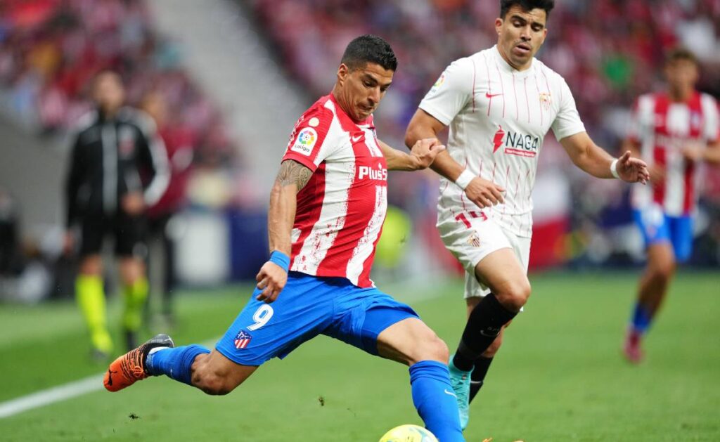 Luis Suárez podría seguir su carrera junto a Coutinho en el Aston Villa