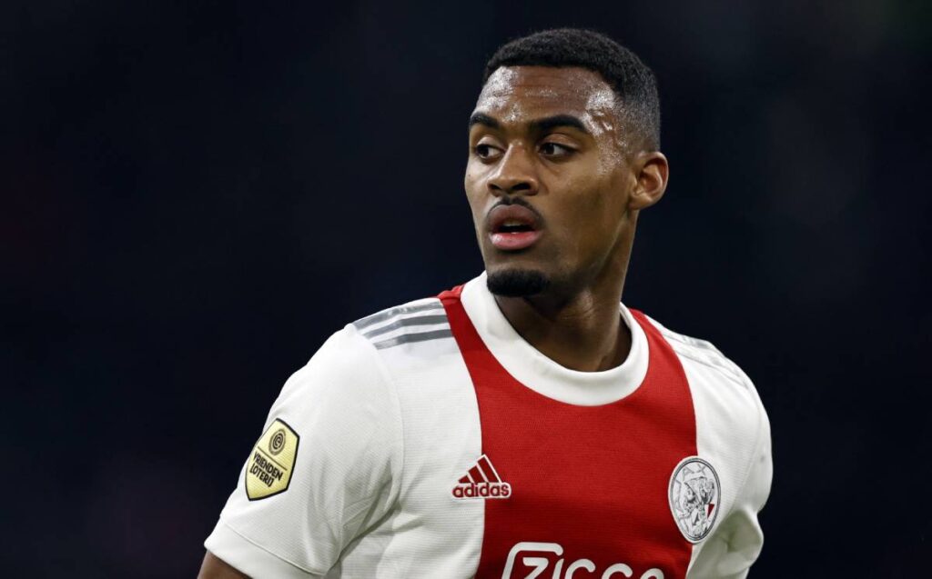 El traspaso de Ryan Gravenberch es revelado por error