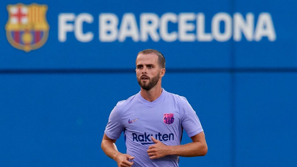 El Milan podría darle al Barça una solución a su problema con Pjanic