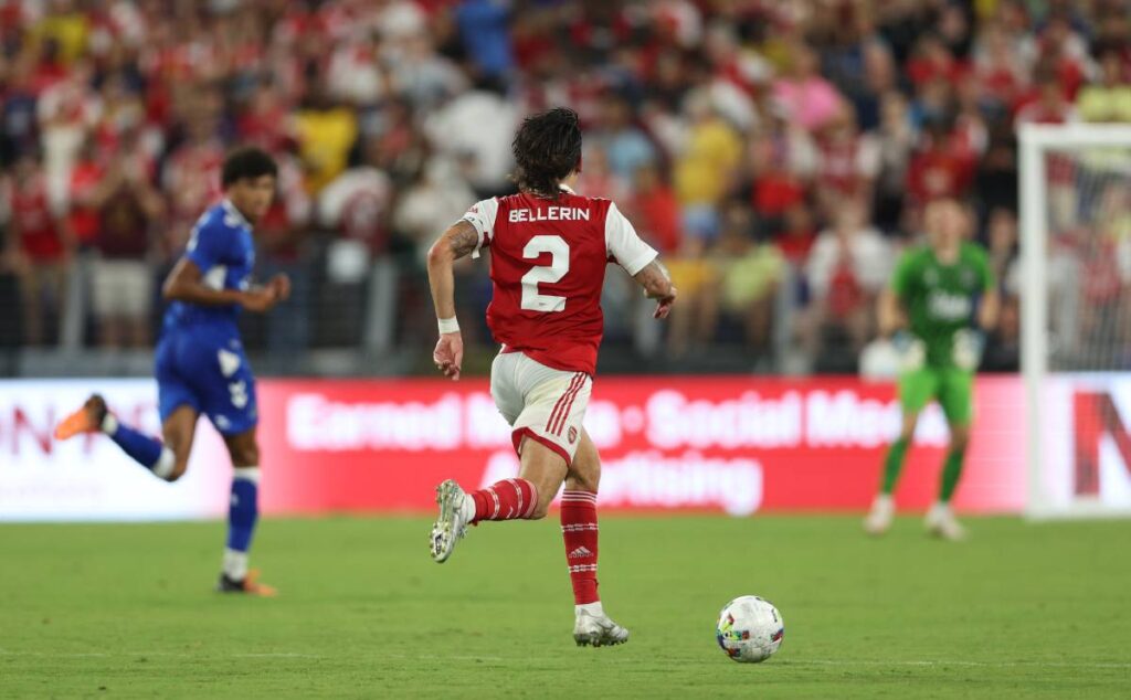 Bellerín gana enteros para ser el próximo lateral derecho del Barça