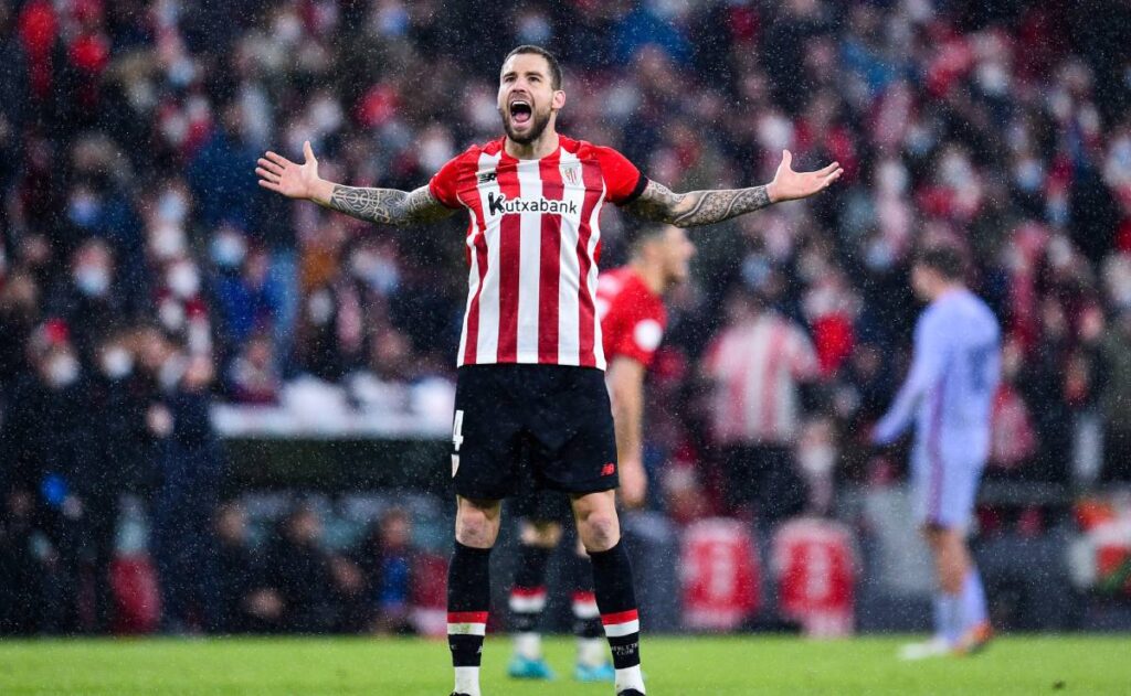 Iñigo Martínez tiene claro que no debe dejar pasar el tren del Barça