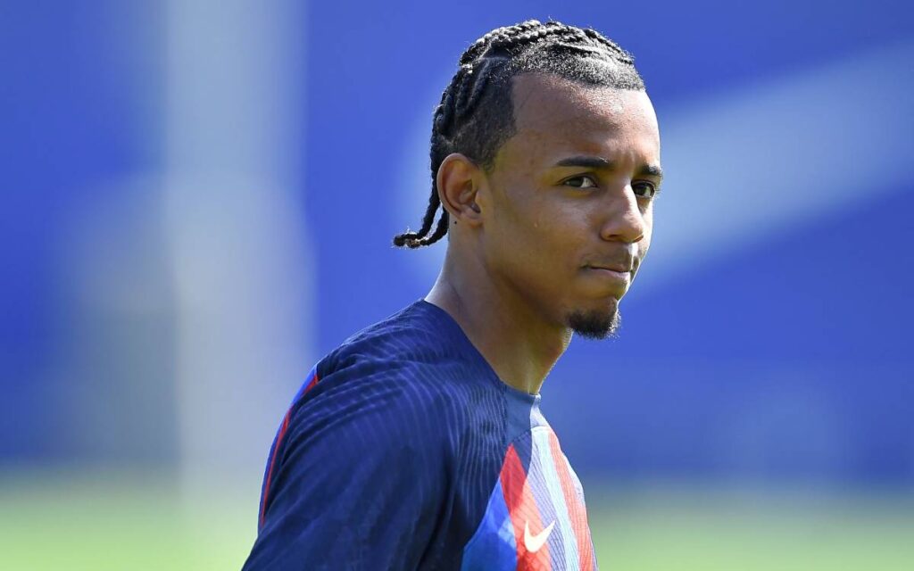 Koundé se harta del Barça por los problemas con su inscripción