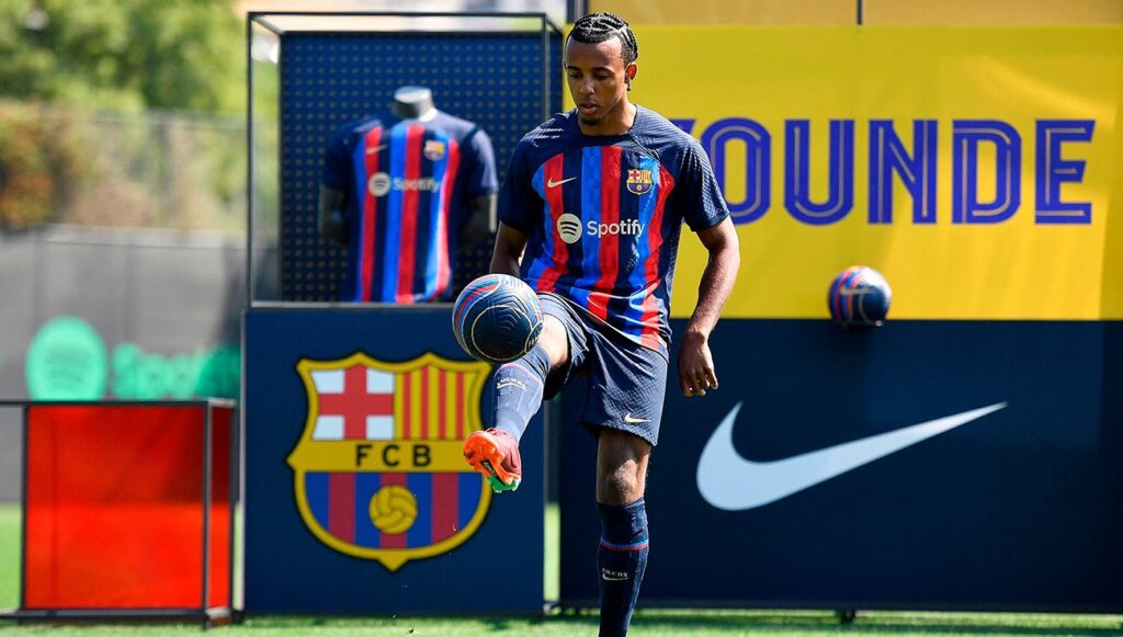 Koundé ‘debutó’ a la órdenes de Xavi este miércoles