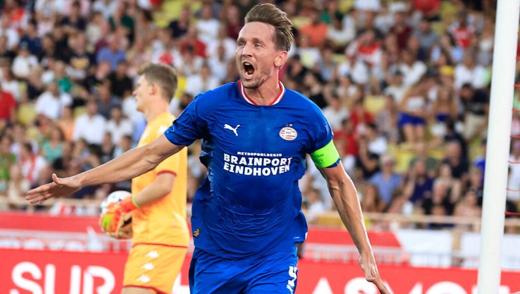 Luuk de Jong, héroe del PSV en la previa de la Champions League