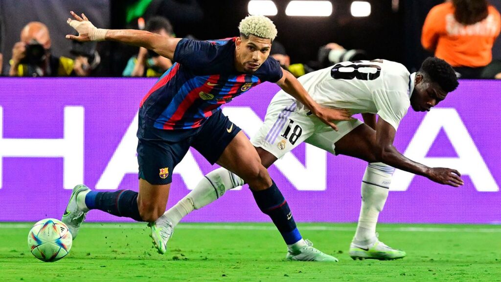 Uruguay no descarta la presencia de Ronald Araújo en el Mundial