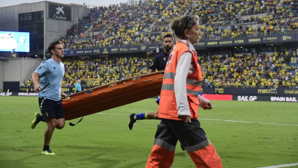 El comunicado médico sobre la emergencia médica en el Cádiz-Barça