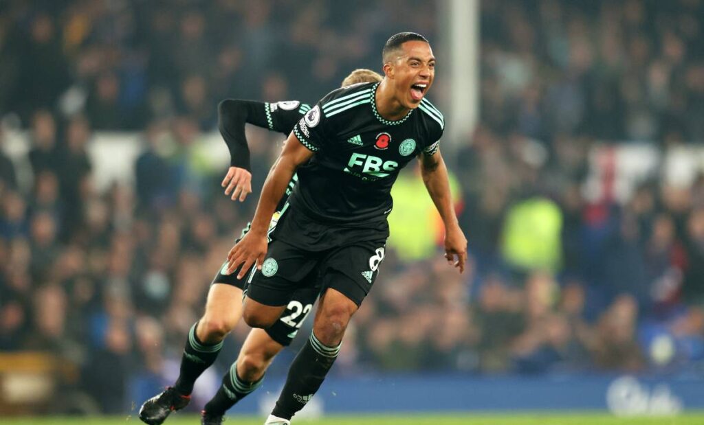 Tielemans sigue dándole razones al Barça para ficharle