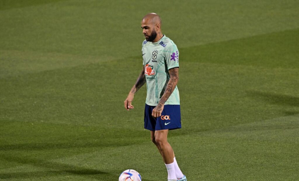 Dani Alves, favorito por delante de un madridista para jugar en Brasil