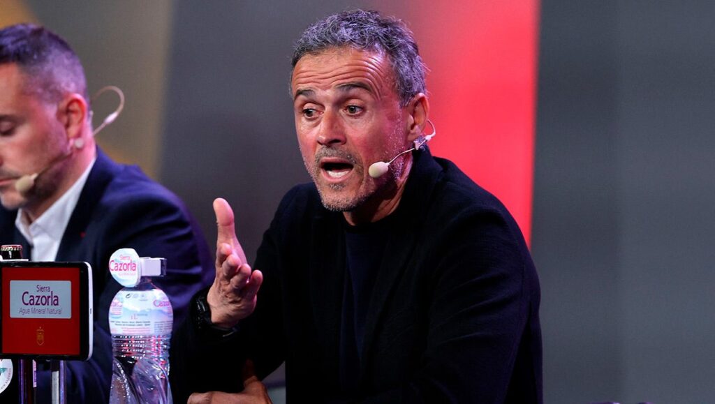 El ‘show’ de Luis Enrique ante la prensa: “No hay mejor seleccionador que yo»