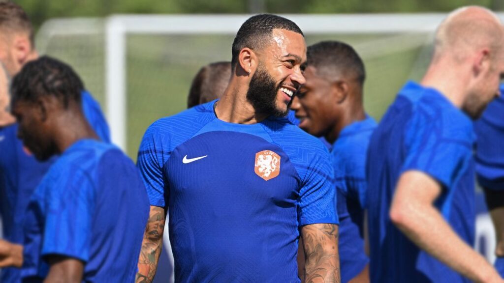 Problema para Memphis: ¡El United duda con su fichaje!