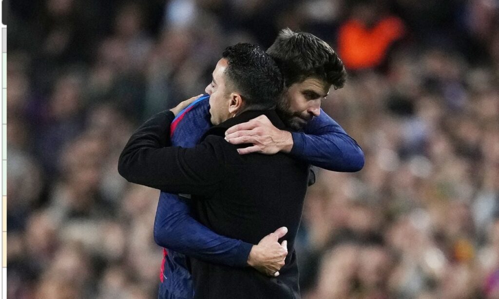Xavi elogia a un Piqué que deja un legado de «liderazgo y personalidad» en el Barça
