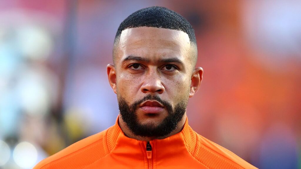 En Roma insisten en abrir el futuro de Memphis Depay