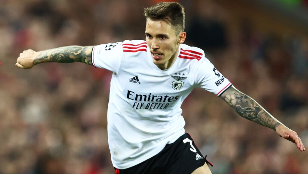 Grimaldo, a ‘tiro’ del Barça si queda una plaza libre en la izquierda