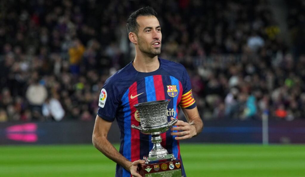 Susto de Jordi Alba con su rodilla izquierda y Sergi Roberto, suplido con molestias