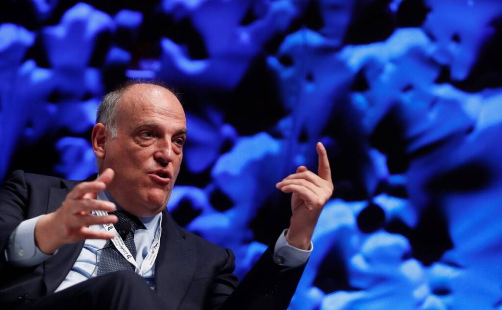 Tebas carga contra Florentino y le acusa de ‘secuestrar’ al Barça