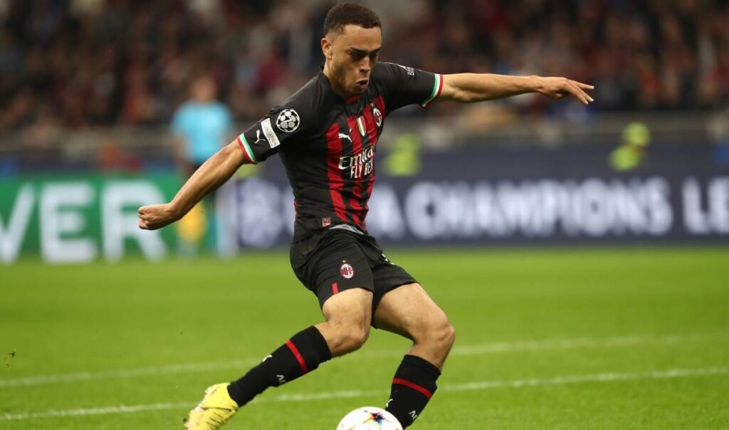 El Milan descarta a Sergiño Dest en Europa y el Barça ve peligrar su venta